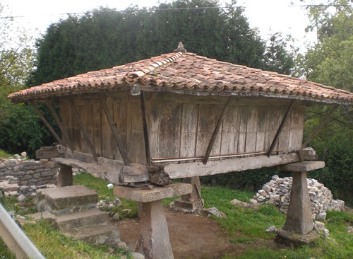 Hórreo en Fuentes