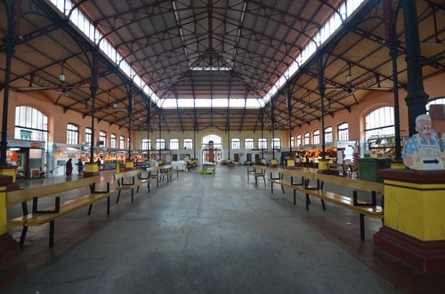 Vista general de la plaza cubierta del mercado