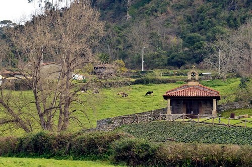 Vistas de la capilla de la Ballera